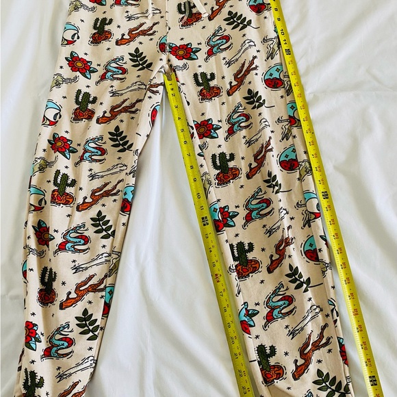 Men,s No Boundries sweatpants, w/South of Border Design Size 28 -30 waist.  EUC - Picture 9 of 9